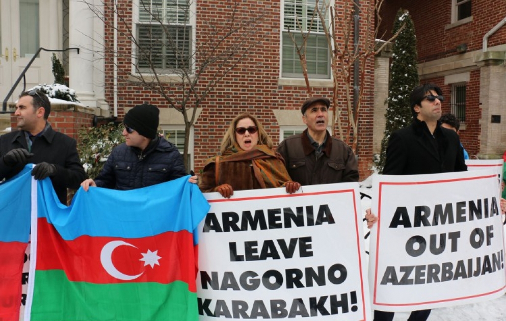 Ermənistanın Vaşinqtondakı səfirliyi qarşısında etiraz aksiyası keçirilib