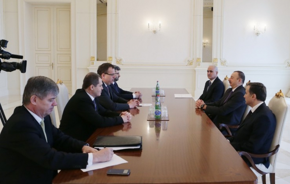 Aserbaidschans Präsident Ilham Aliyev hat eine Delegation um den tschechischen Minister für Industrie und Handel empfangen