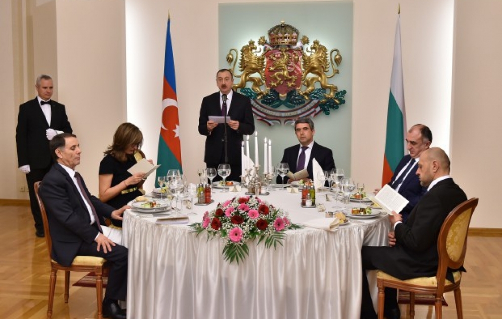 Official dinner reception was hosted on behalf of President of Bulgaria Rosen Plevneliev in honor of President Ilham Aliyev