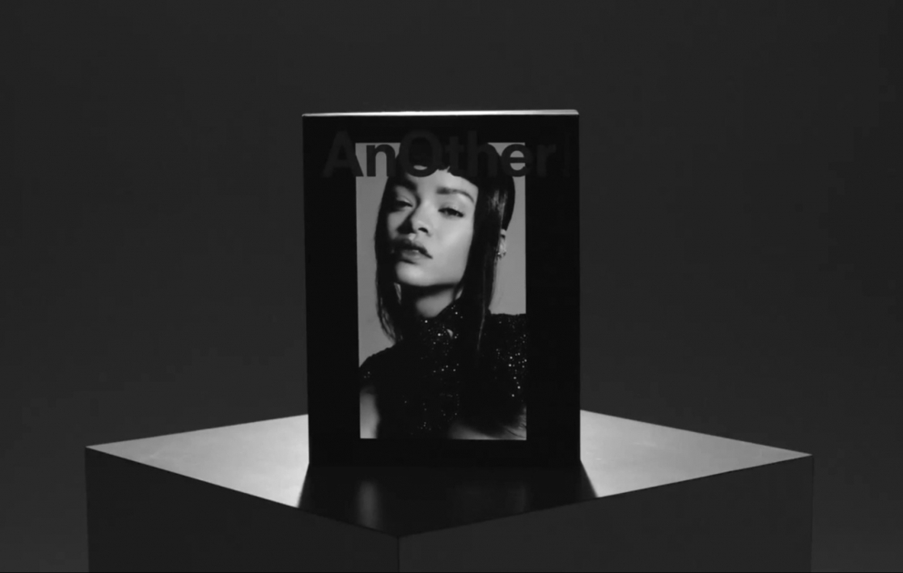 Rihanna “AnOther Magazine” jurnalının ilk rəqəmsal buraxılışının üz qabığında