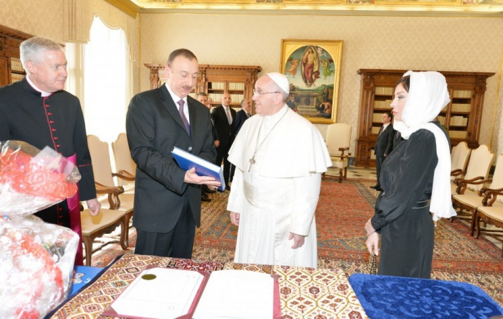 Prezident İlham Əliyevin Katolik Kilsəsinin rəhbəri Papa Fransisk ilə görüşü