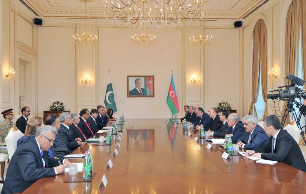 Treffen der Präsidenten von Aserbaidschan und Pakistan in erweitertem Format