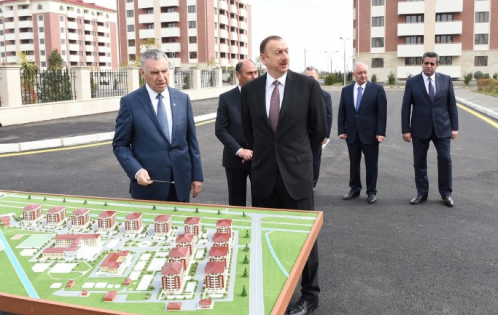 Bərdədə 588 məcburi köçkün ailəsi üçün salınan yaşayış kompleksində yaradılan şəraitlə tanışlıq