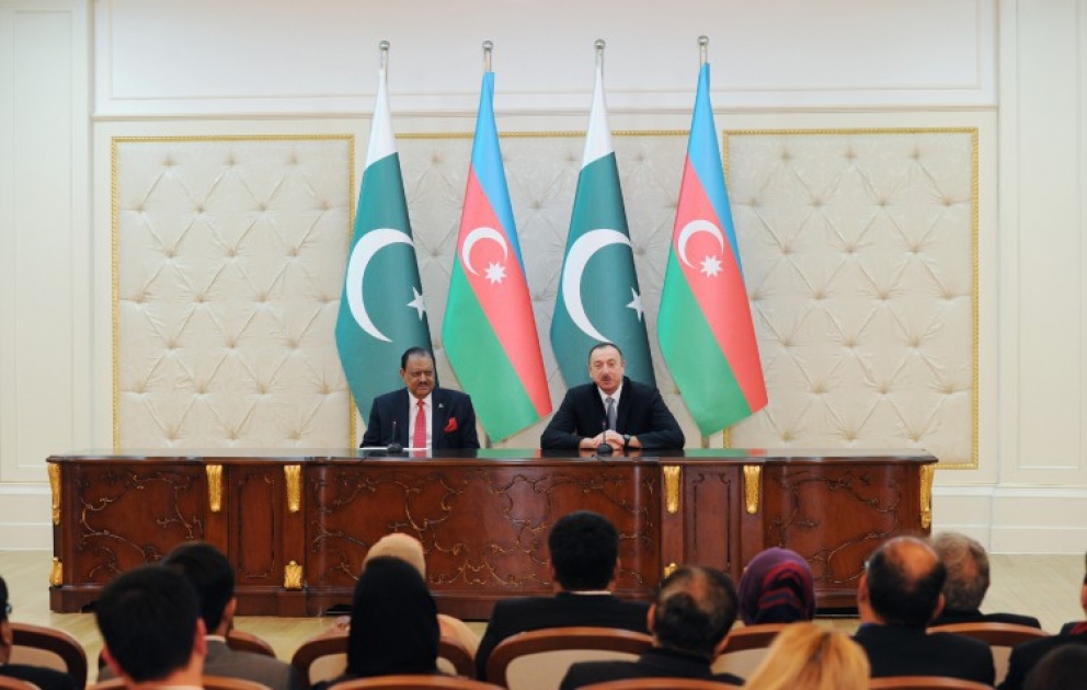 Déclaration conjointe à la presse des présidents azerbaïdjanais et pakistanais