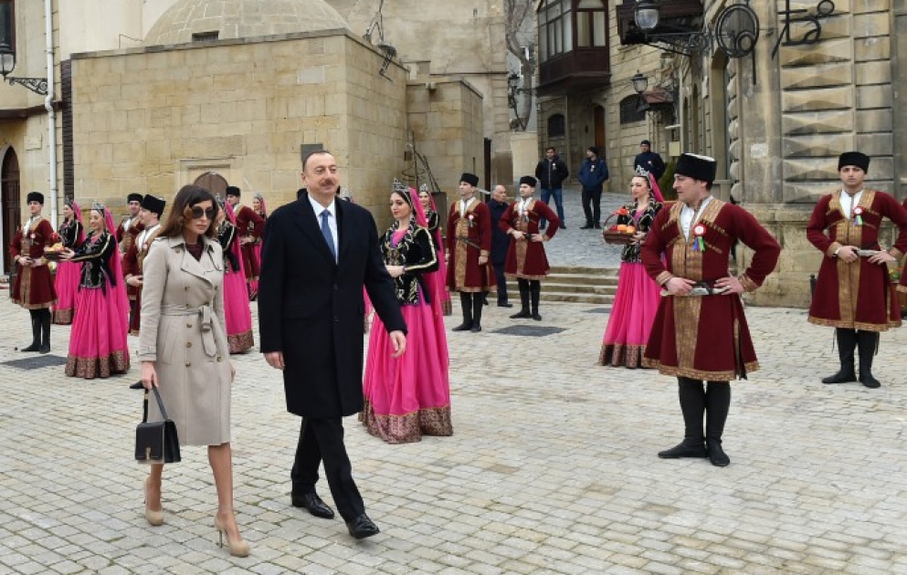 Präsident Ilham Aliyev hat an einer Volksfeierlichkeit anlässlich des Novruz-Festes teilgenommen