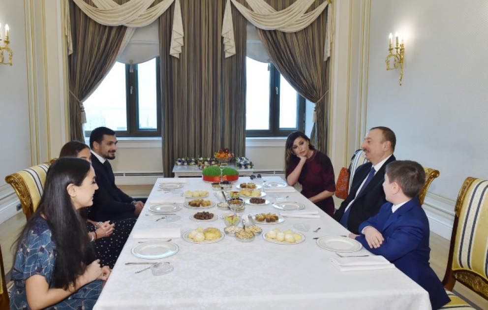 Le président Ilham Aliyev a rencontré Umid Habibov, habitant de Gandja âgé de 11 ans