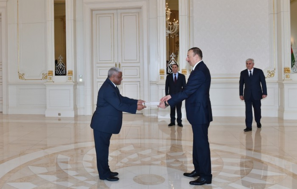 Prezident İlham Əliyev Həbəşistanın Azərbaycanda yeni təyin olunmuş səfirinin etimadnaməsini qəbul edib