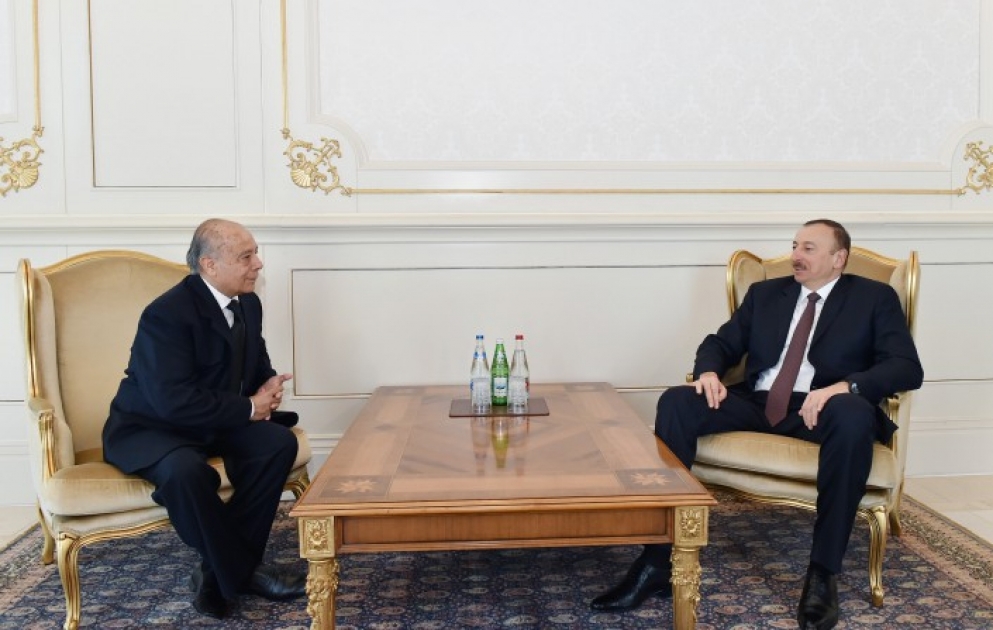 President Ilham Aliyev received the credentials of the newly-appointed Ambassador of Ecuador