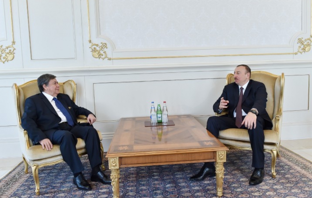 Präsident von Aserbaidschan Ilham Aliyev hat den neuen Botschafter von Peru zur Entgegennahme des Beglaubigungsschreibens empfangen