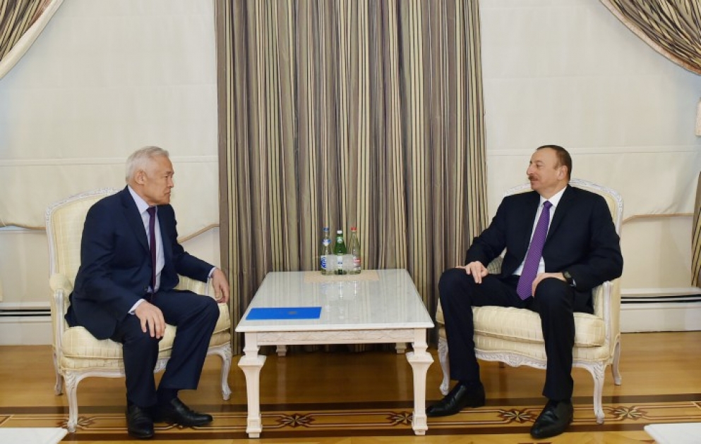 Prezident İlham Əliyev Qazaxıstanın Azərbaycandakı səfirini diplomatik fəaliyyətinin başa çatması ilə əlaqədar qəbul edib