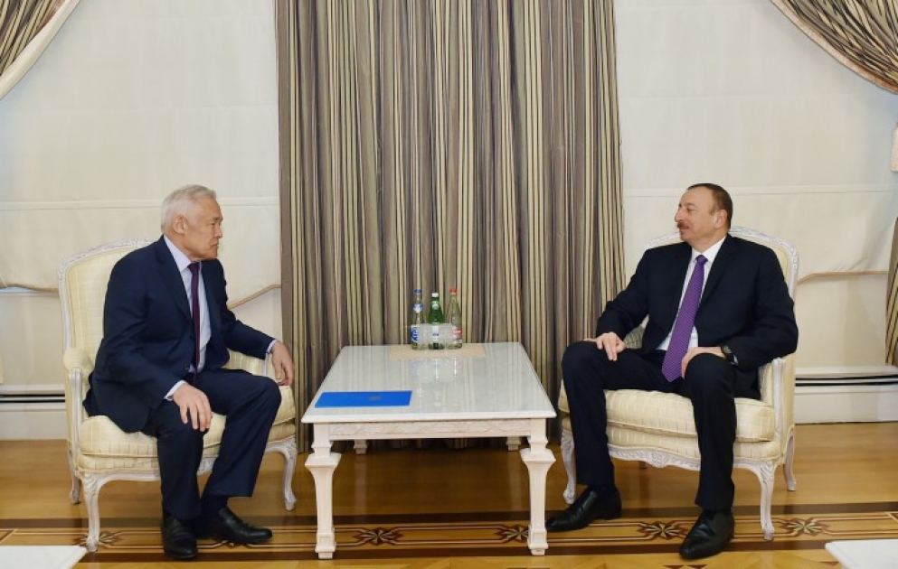 Entretien du président Ilham Aliyev avec l’ambassadeur du Kazakhstan en Azerbaïdjan