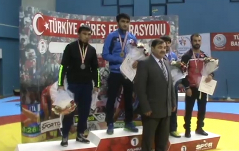 Azərbaycanlı güləşçiləri İstanbulda qalib gəldi
