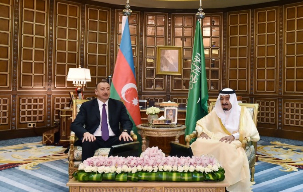Treffen des Präsidenten von Aserbaidschan Ilham Aliyev mit dem König von Saudi-Arabien Salman ibn Abd al-Aziz Al Saud