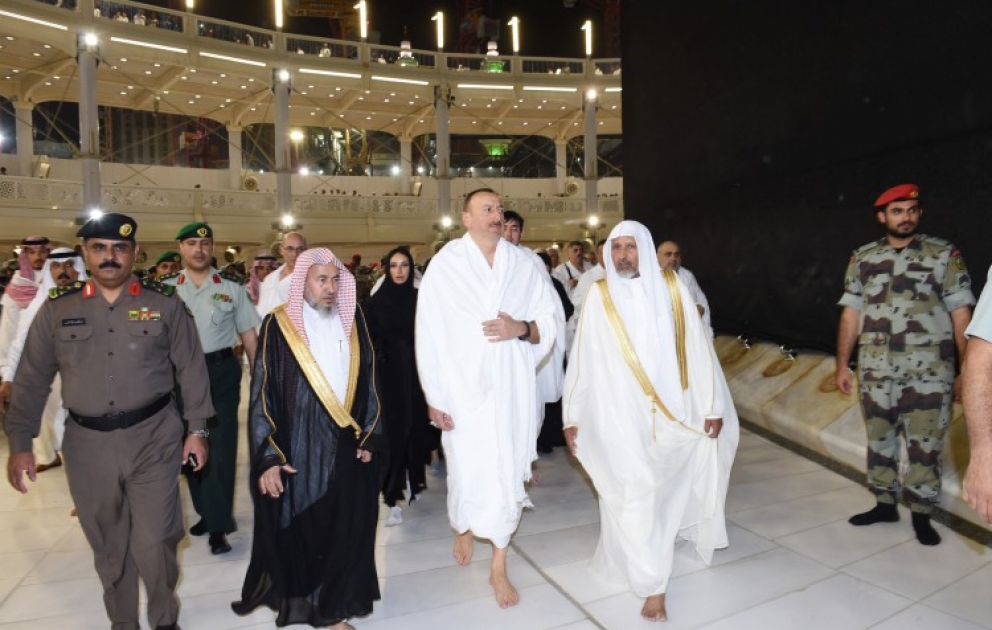 Aserbaidschans Präsident Ilham Aliyev macht eine kleine Umra-Wallfahrt nach Mekka