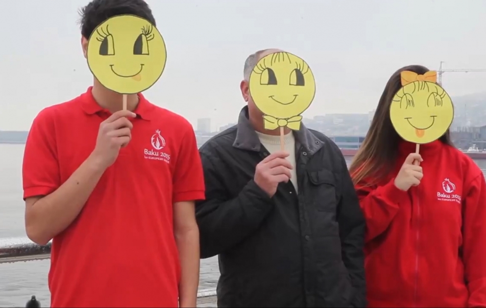 "Bakı-2015" könüllülərinin təbəssümü