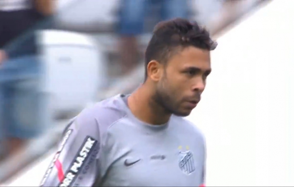 Grandiose performance from Goalkeeper of "Santos"