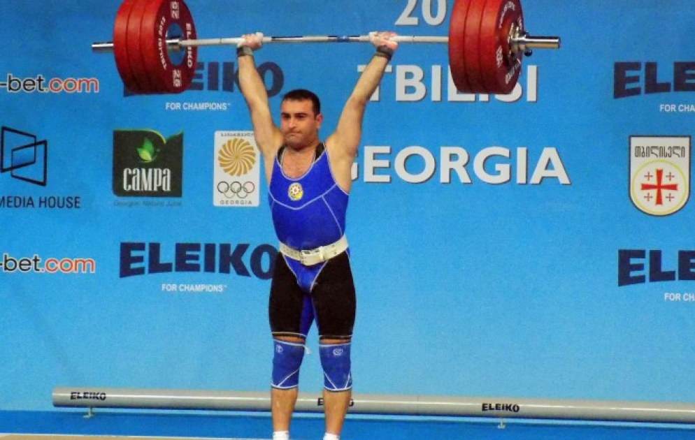 L’haltérophile azerbaïdjanais Afgan Bayramov remporte le titre de champion d’Europe à l’épaulé-jeté
