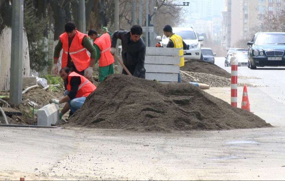 Paytaxtın Şəfaət Mehdiyev küçəsində təmir işlərinə başlanılıb