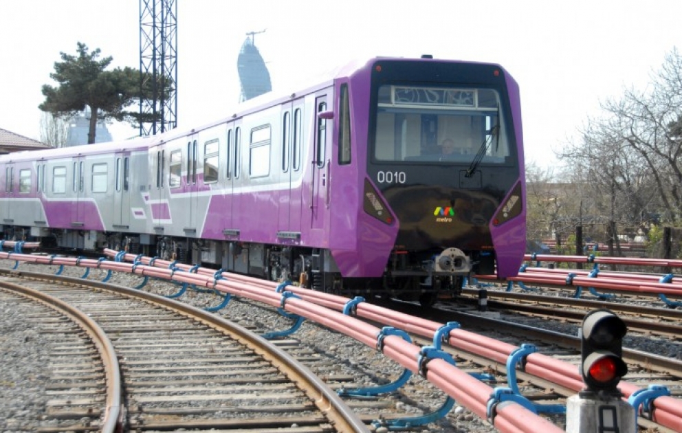 Paytaxta gətirilən yeni metro qatarları yaxın günlərdə istismara veriləcək