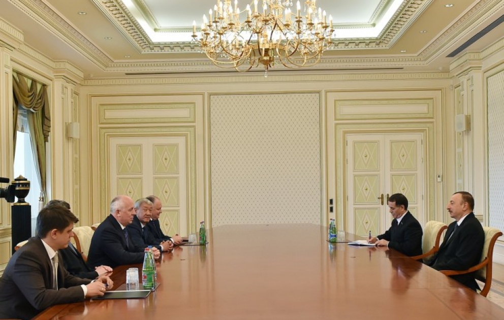 Entretien du président azerbaïdjanais Ilham Aliyev avec une délégation conduite par le directeur général de la Corporation nationale russe Rostec