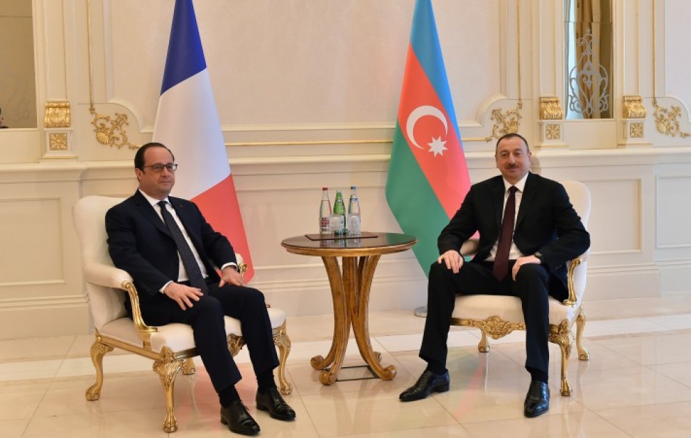Arbeitsbesuch des Präsidenten von Frankreich François Hollande in Aserbaidschan

Treffen des Präsidenten von Aserbaidschan Ilham Aliyev und Präsidenten von Frankreich François Hollande