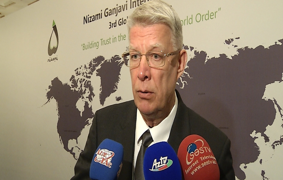 Valdis Zatlers: Bakı Humanitar Forumu region, o cümlədən dünya üçün çox vacibdir