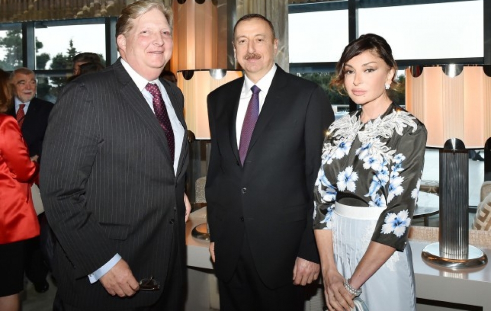 Le président Ilham Aliyev a offert une réception officielle en l’honneur des participants du III Forum des sociétés ouvertes