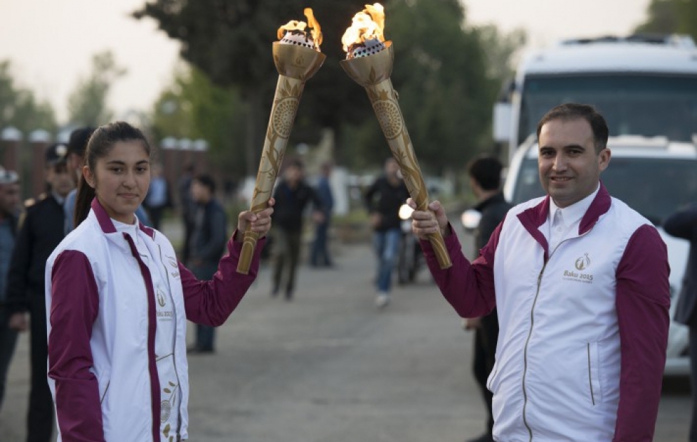 Fackel der ersten Europaspiele Baku-2015 in Lenkoran