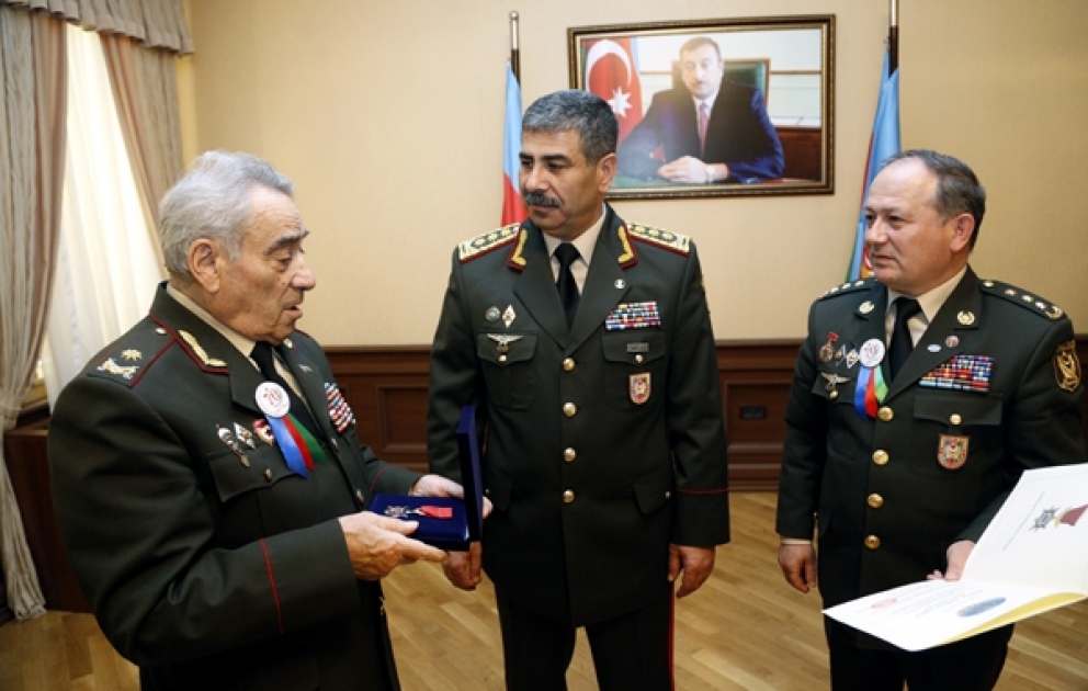 Müdafiə Nazirliyində Böyük Vətən müharibəsi iştirakçılarının bir qrupu ilə görüş keçirilib