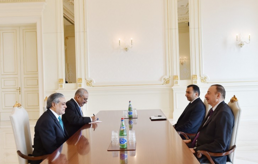 Le président Ilham Aliyev s’est entretenu avec le ministre pakistanais des Finances et des Affaires économiques