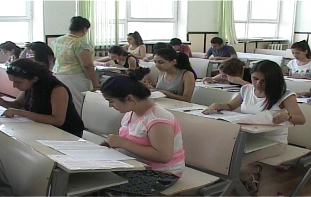 Увеличен проходной балл в вузы Азербайджана