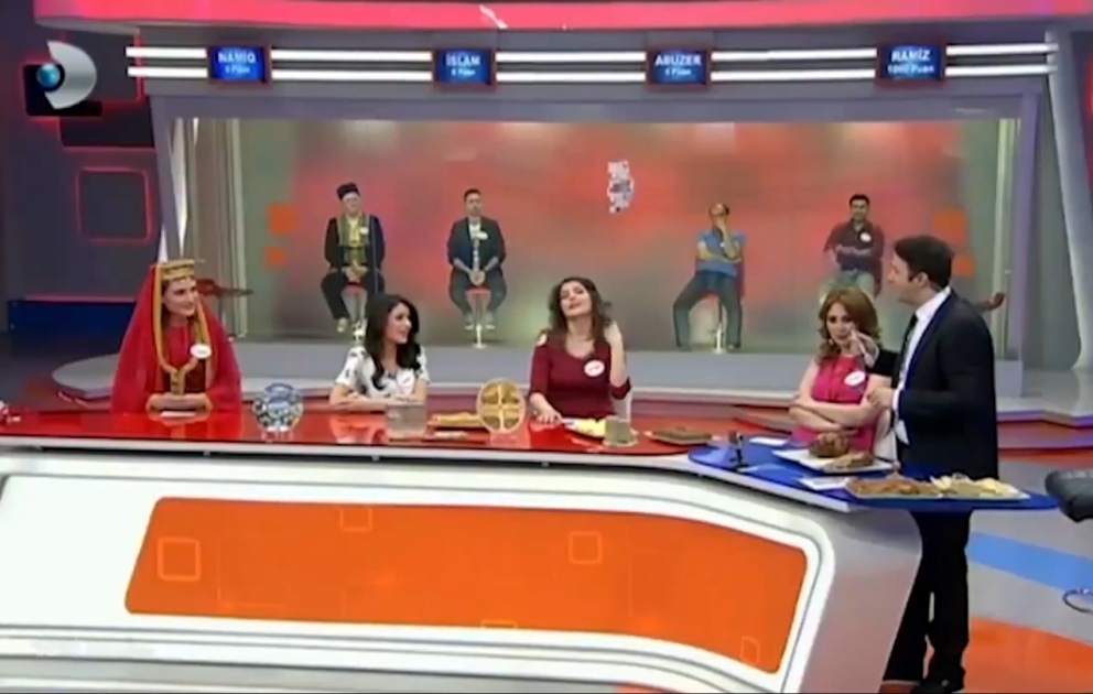 Məşhur “Ben bilmem eşim bilir” proqramının xüsusi buraxılışında Azərbaycanlı cütlüklər yarışıb