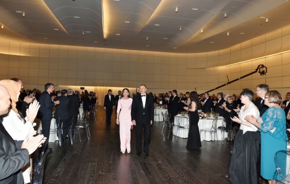 Anlässlich des 92. Geburtstages von Nationalleader Heydar Aliyev und 11-jährigen Bestehens von Heydar Aliyev-Stiftung hat eine feierliche Veranstaltung stattgefunden