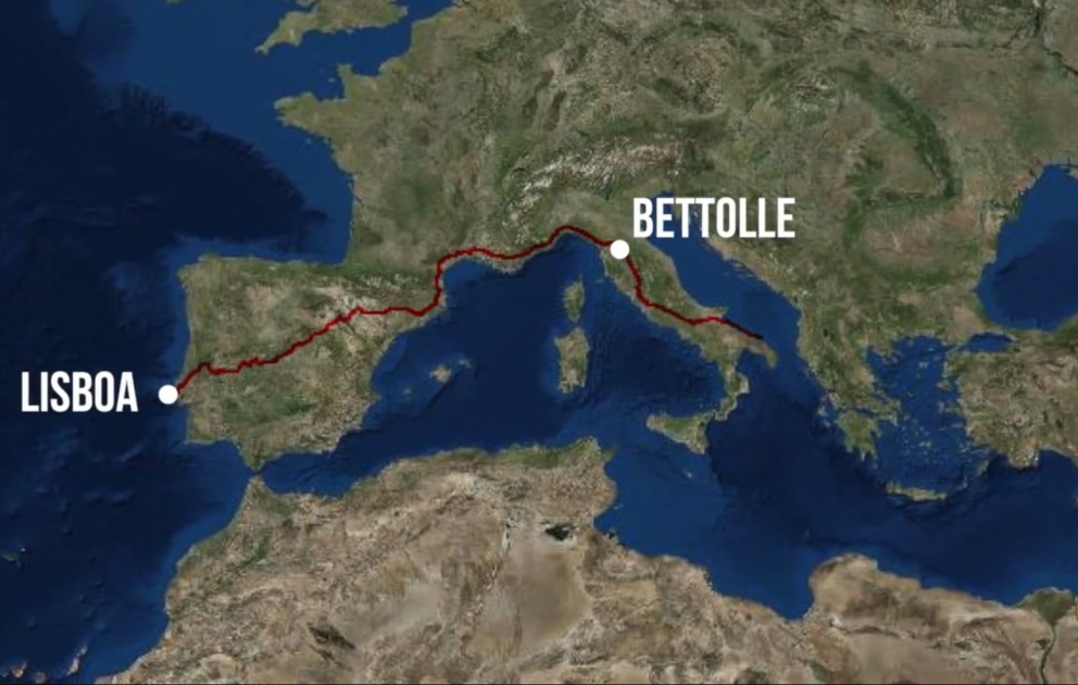 Portuguese biker who heads to Baku passes through Italy and Greece