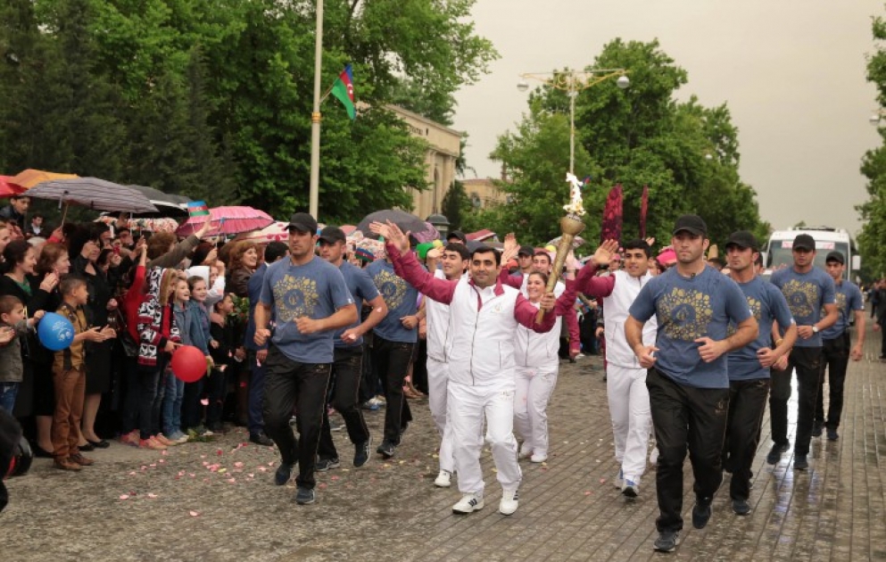 Arrivée de la torche des Jeux Européens de Bakou 2015 à Yevlakh