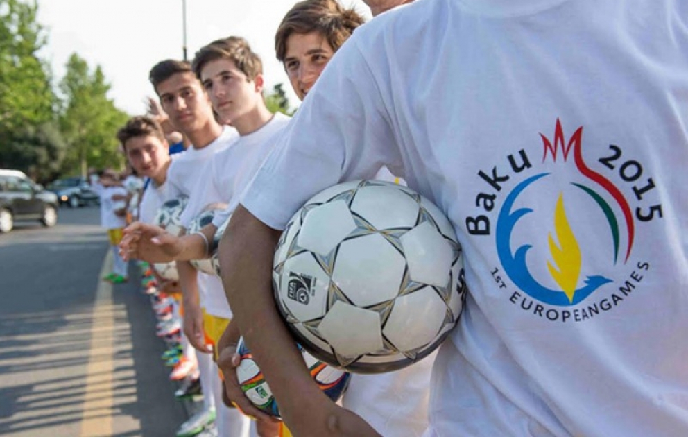 Footballers hold flashmob on first European Games
