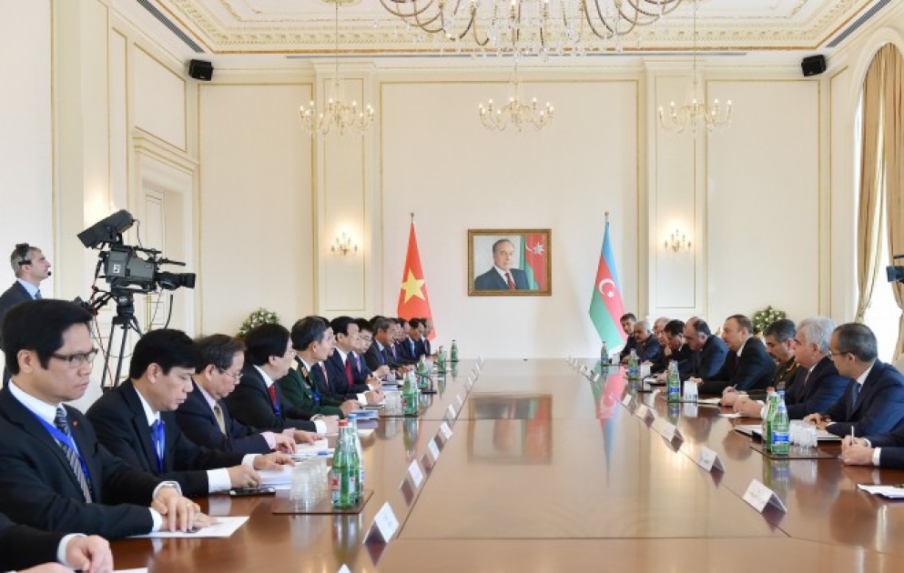 President Ilham Aliyev had an expanded meeting with President of Vietnam Truong Tan Sang