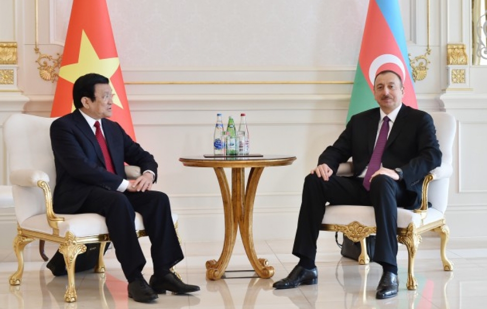 Treffen der Präsidenten von Aserbaidschan und Vietnam in enger Zusammensetzung