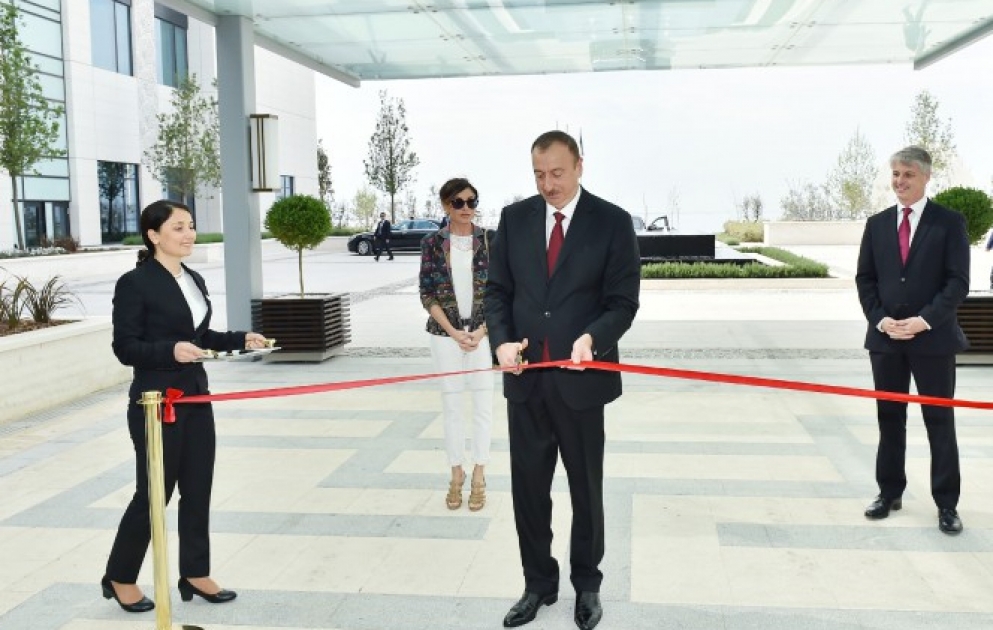 Aserbaidschans Präsident Ilham Aliyev hat an der Eröffnung von „Boulevard Hotel“ teilgenommen