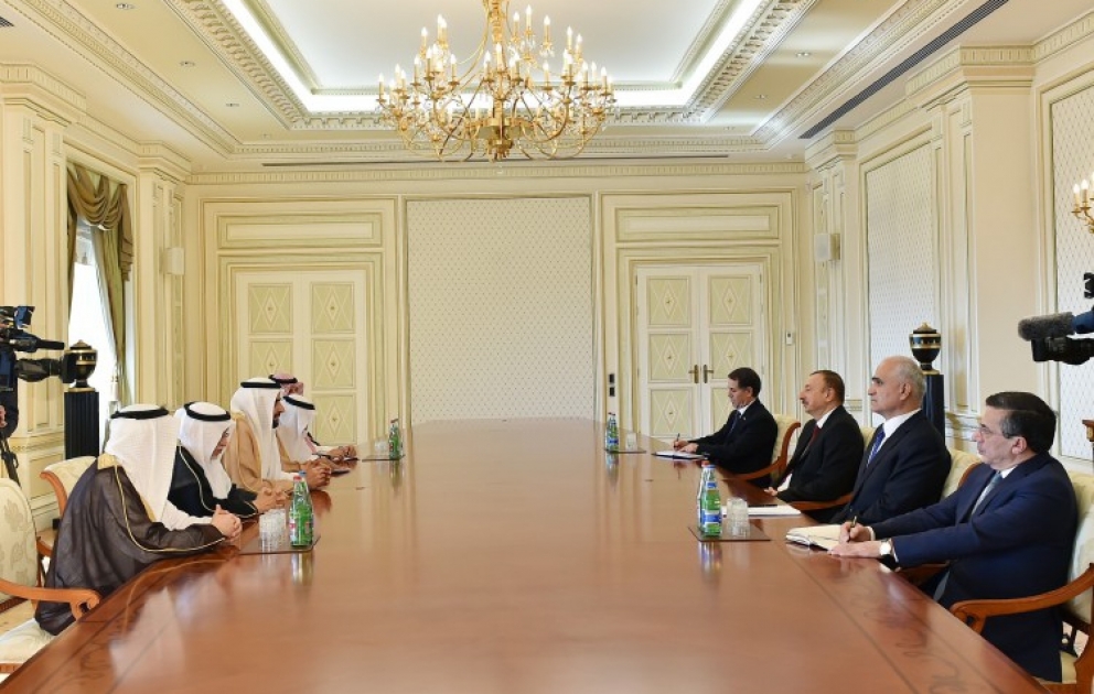 Le Président Ilham Aliyev a reçu la délégation dirigée par le ministre saoudien du commerce et de l’industrie
