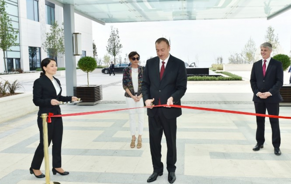 Le président azerbaïdjanais Ilham Aliyev à l’inauguration de «Boulevard Hôtel» à Bakou