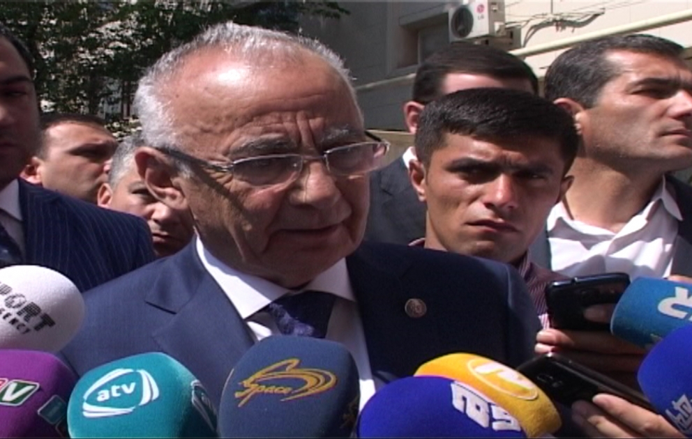 Hacıbala Abutalıbov: Binaya müsbət rəy veriləsə, təmirinə başlanılacaq