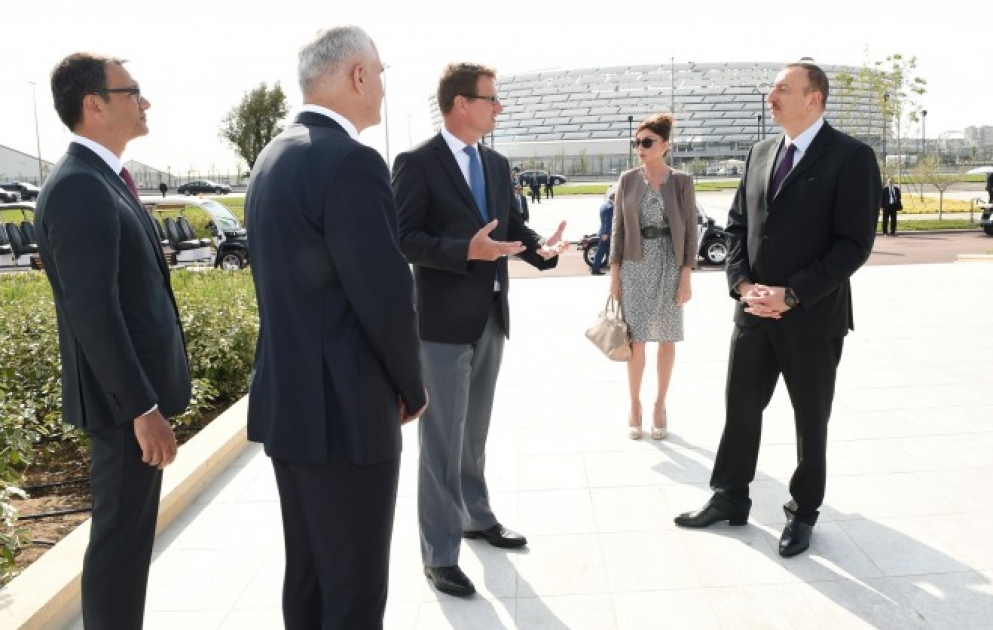 Aserbaidschans Präsident Ilham Aliyev hat an der Eröffnung von Boyukshor Park und Boulevard teilgenommen