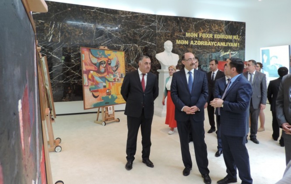 Xızıda Əməkdar İncəsənət Xadimi Kamal Əhmədin sərgisi açılıb