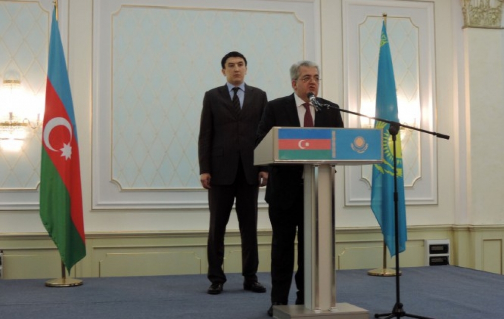 Aserbaidschan feiert seinen Nationalfeiertag in Astana
