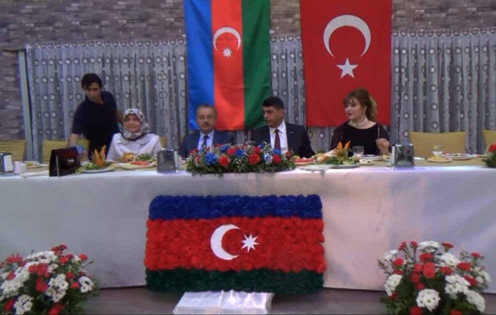 Qars ictimaiyyəti Azərbaycanın bayram sevincini böyük sevgi ilə bölüşüb