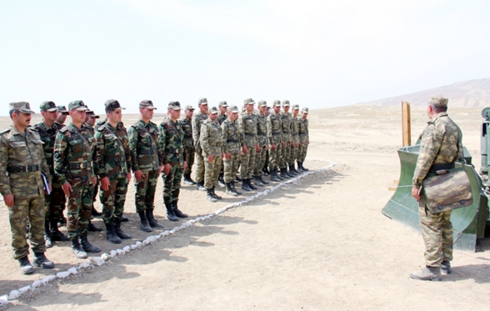 Mühəndis-istehkam birləşmələrinin təlimləri keçirilib