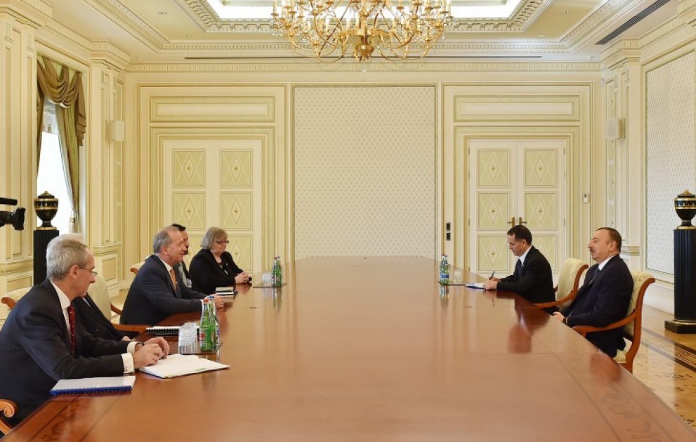 Le président Ilham Aliyev a reçu la délégation dirigée par le lord-maire de Londres