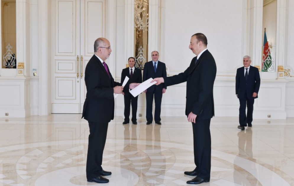 President Ilham Aliyev received the credentials of the newly-appointed Mexican Ambassador