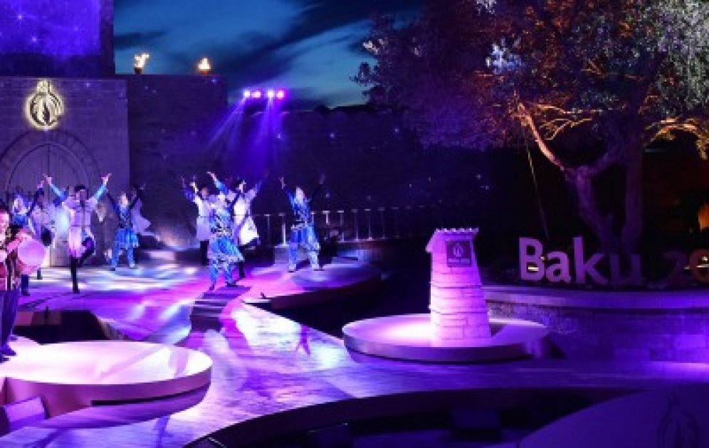 "Baku-2015" auf den Bildern von der AZERTAC